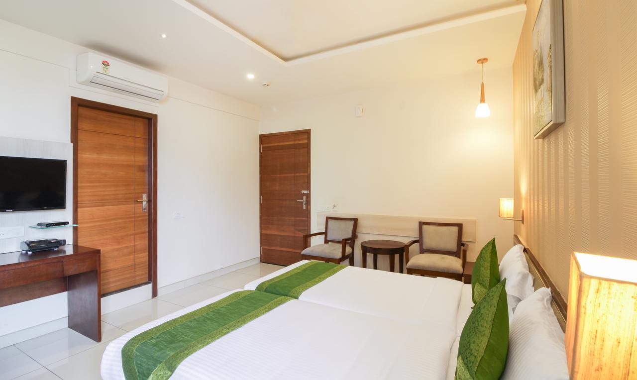 Maharaja Inn Chikmagalūr Extérieur photo