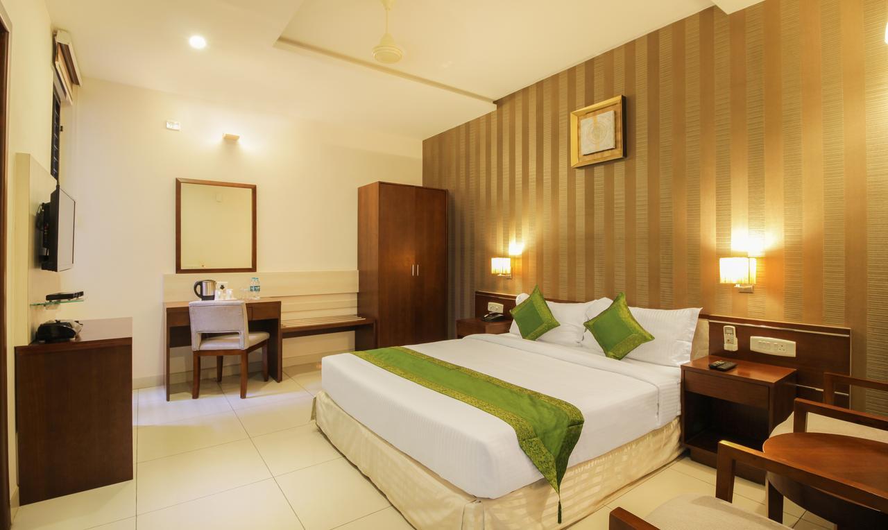 Maharaja Inn Chikmagalūr Extérieur photo